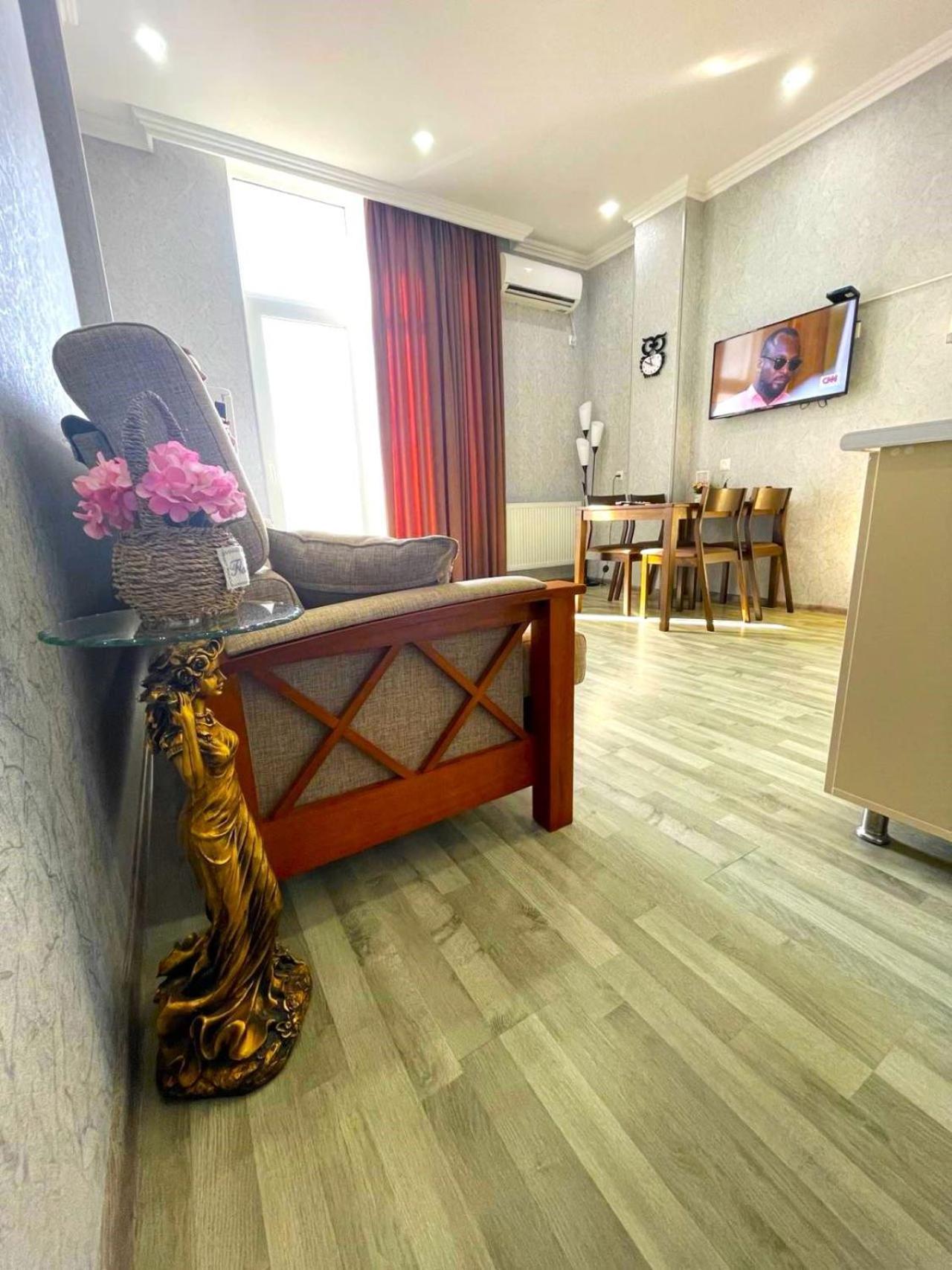 Kate'S Cozy Apartment Kutaisi Ngoại thất bức ảnh